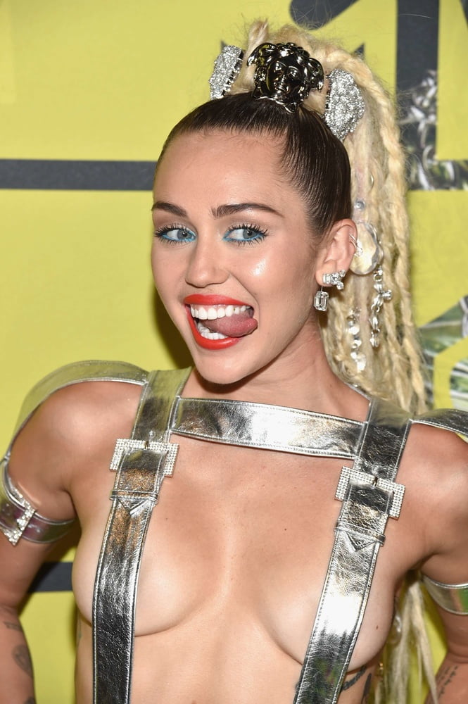 Miley cyrus desnuda
 #91486646