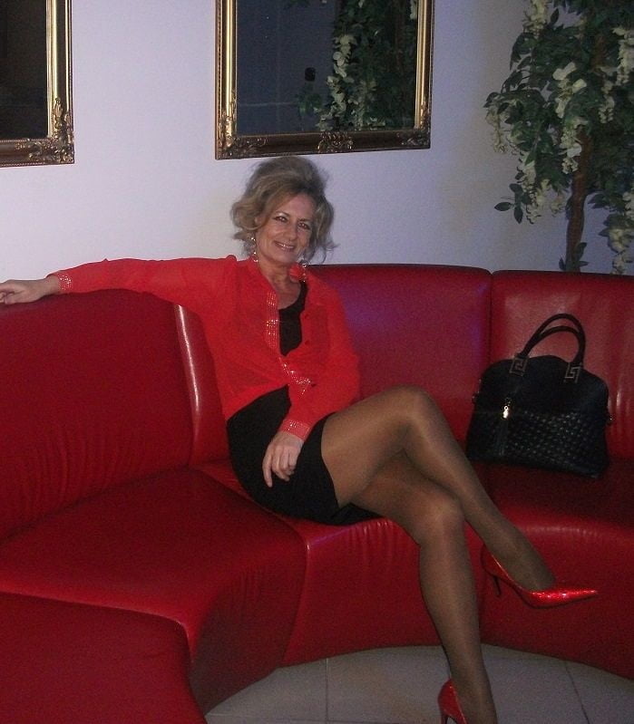 Milf e gilf sexy che indossano collant 20
 #93139737