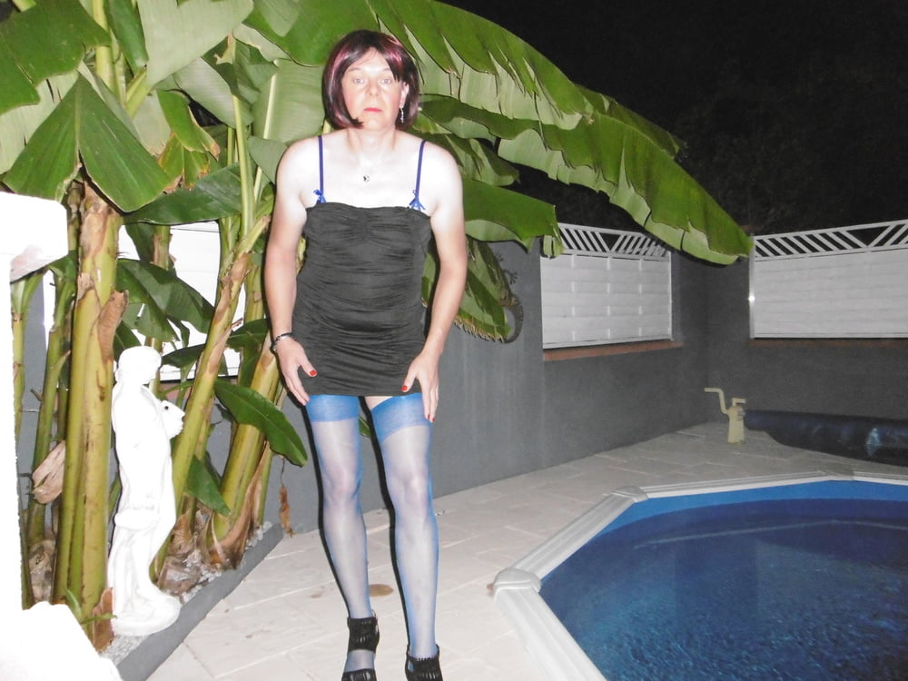 Dans la piscine
 #106803182