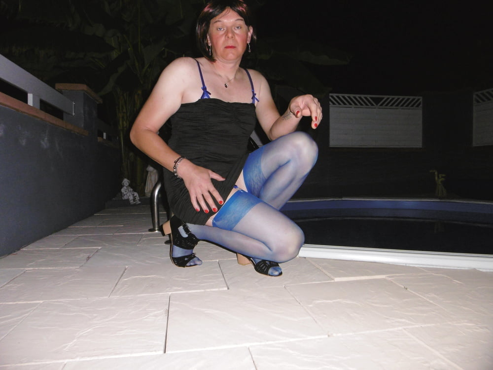 Dans la piscine
 #106803184