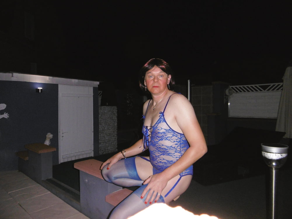 Dans la piscine
 #106803199