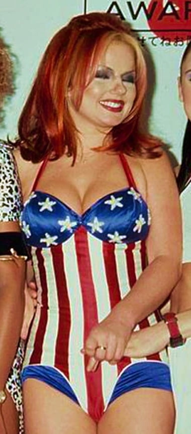 Geri halliwell wearing bodysuit bei mtv vma 1997
 #103230672