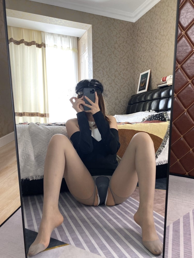 Sexy chinesisches Mädchen
 #79949573