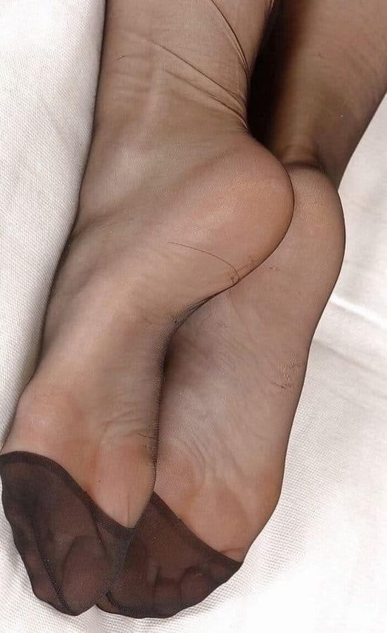 Feet #93313204