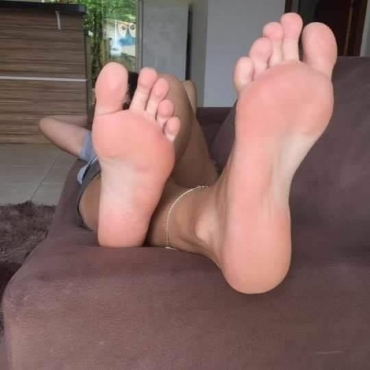 Feet #93313386