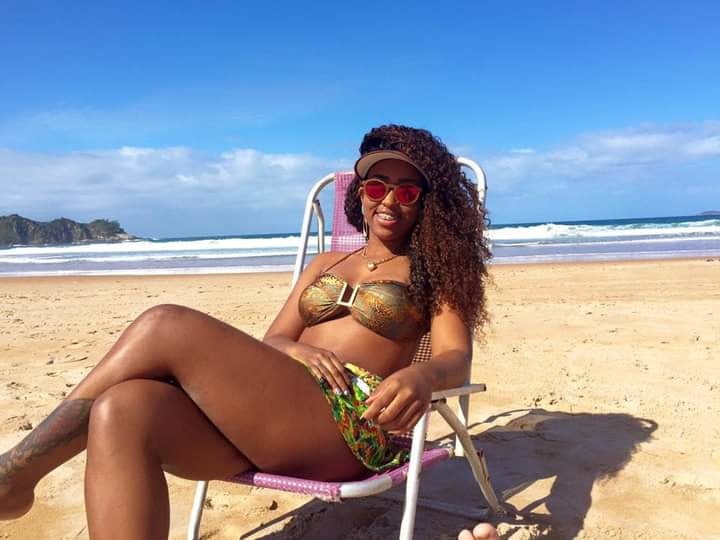 #ビキニ・ビキニ・リンダ・ラブダス・ゴストーサス・22
 #81584298