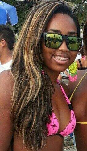 #ビキニ・ビキニ・リンダ・ラブダス・ゴストーサス・22
 #81584307