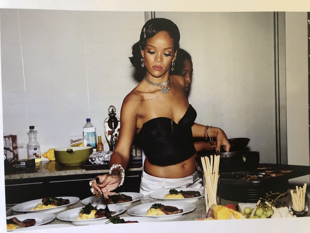 Rihanna hat ein Buch veröffentlicht
 #82175123