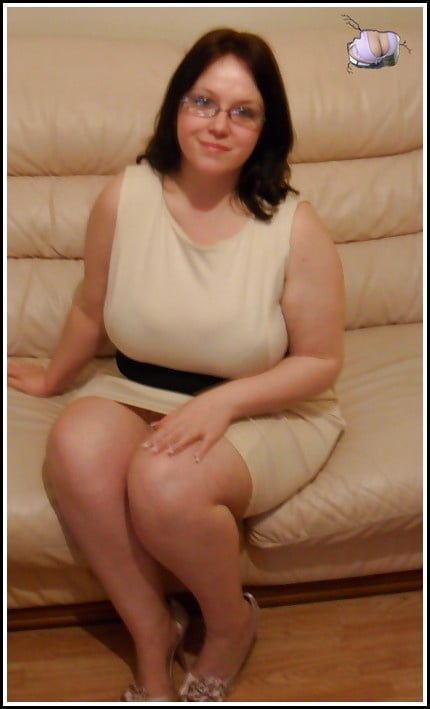 Eine sexy voll bustige Mutter #92006777