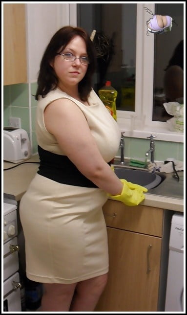 Eine sexy voll bustige Mutter #92006786