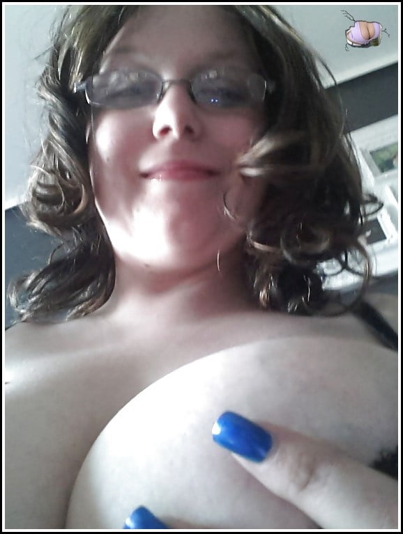 Eine sexy voll bustige Mutter #92006795