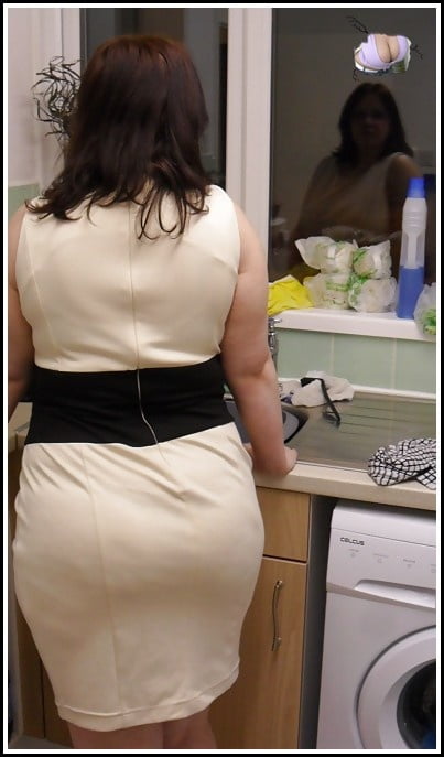 Eine sexy voll bustige Mutter #92006892
