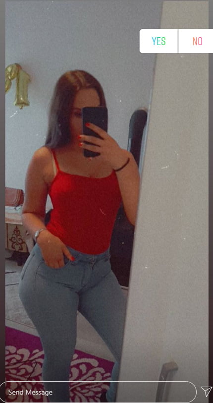 Tek punoletna sa instagrama, hot klinka
 #90476763