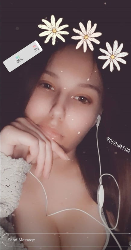 Tek punoletna sa instagrama, hot klinka
 #90476772