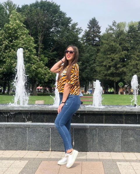 Tek punoletna sa instagrama, hot klinka
 #90476823