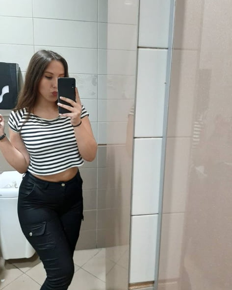 Tek punoletna sa instagrama, hot klinka
 #90476865