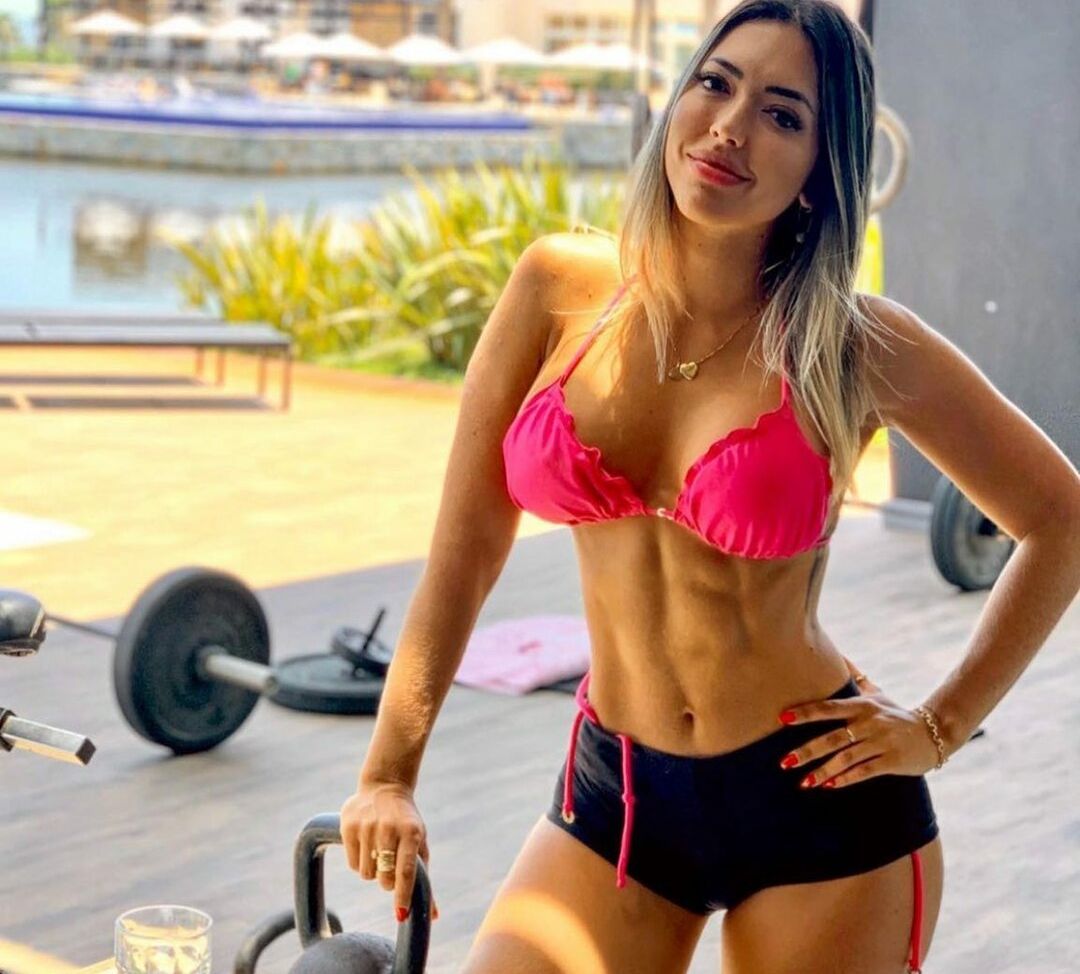 Lais Gabrielli desnuda #109273150