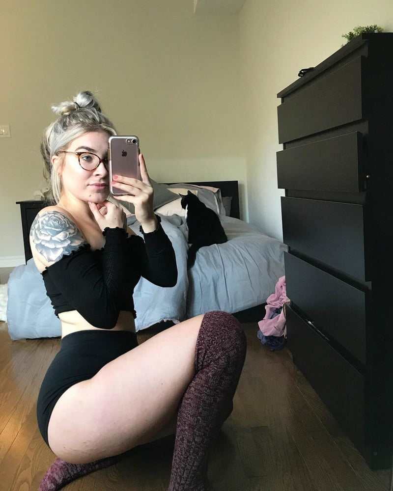 Kanadische Blondine Pfand Mädchen tatoo
 #89206610