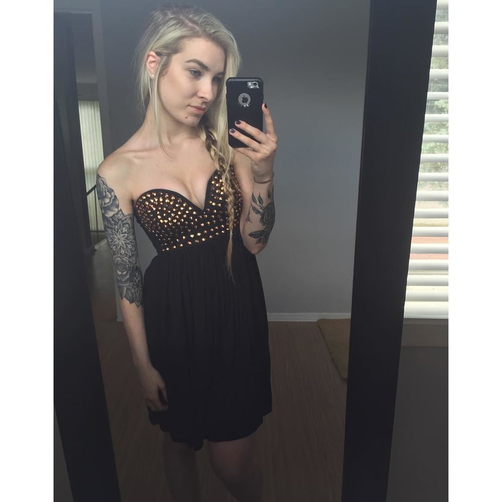 Kanadische Blondine Pfand Mädchen tatoo
 #89206903