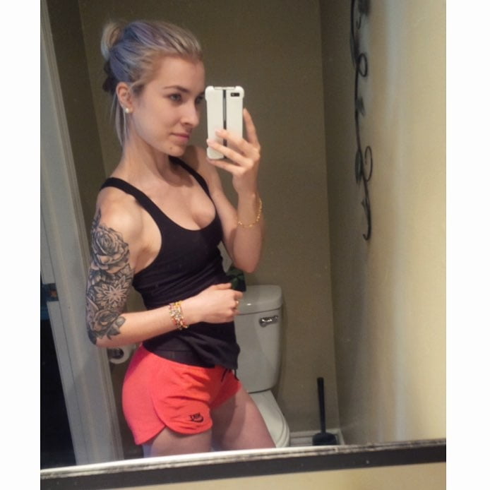 Kanadische Blondine Pfand Mädchen tatoo
 #89206912