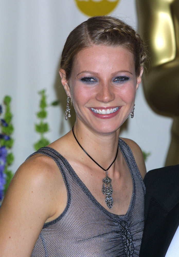 Sexy gwyneth
 #95221048