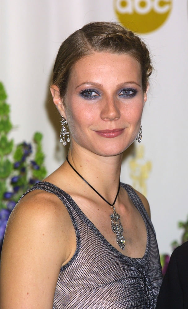 Sexy gwyneth
 #95221052