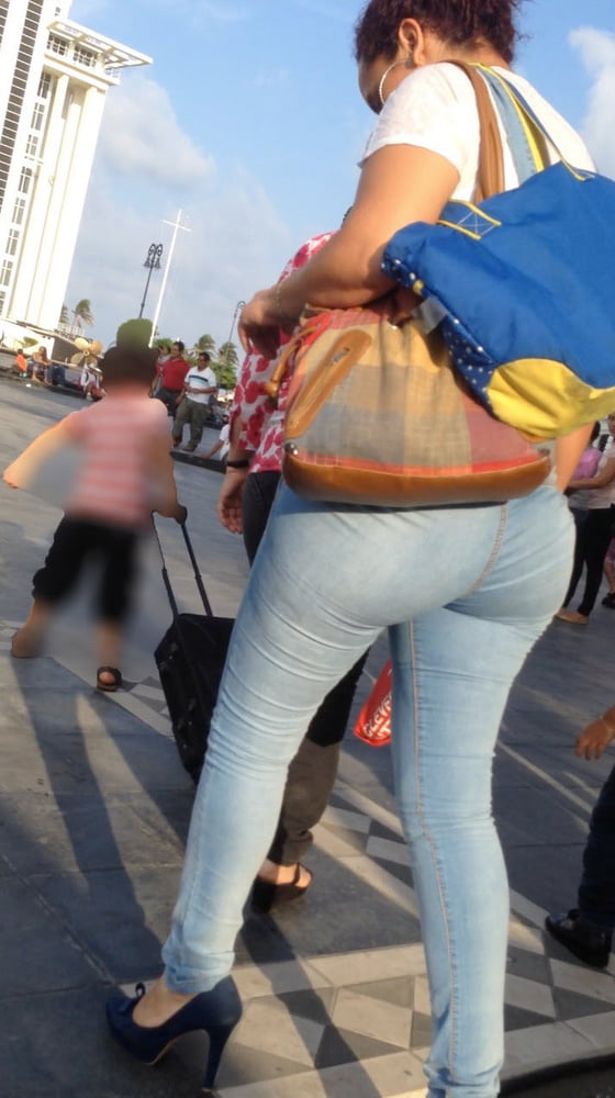 Golfas bien putas #93873942