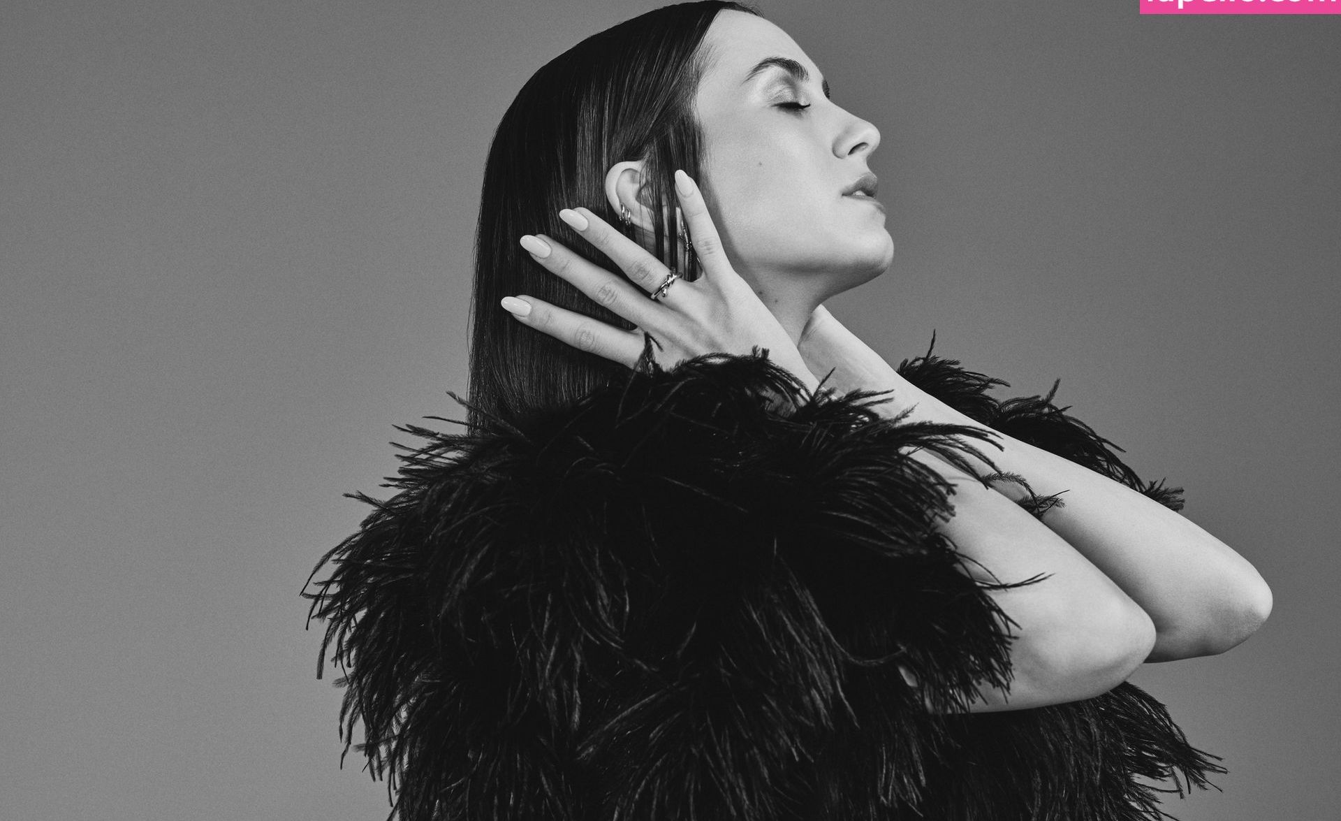 Maude Apatow desnuda #108061415