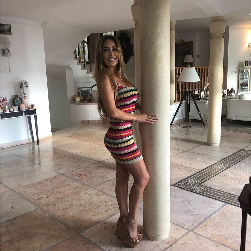 Amazing milf avec des seins énormes pour les commentaires et cumtribute
 #93838642