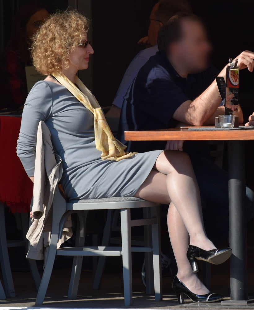 Collants de rue - gilf polonaise avec des jambes impressionnantes en gris ph
 #105152430