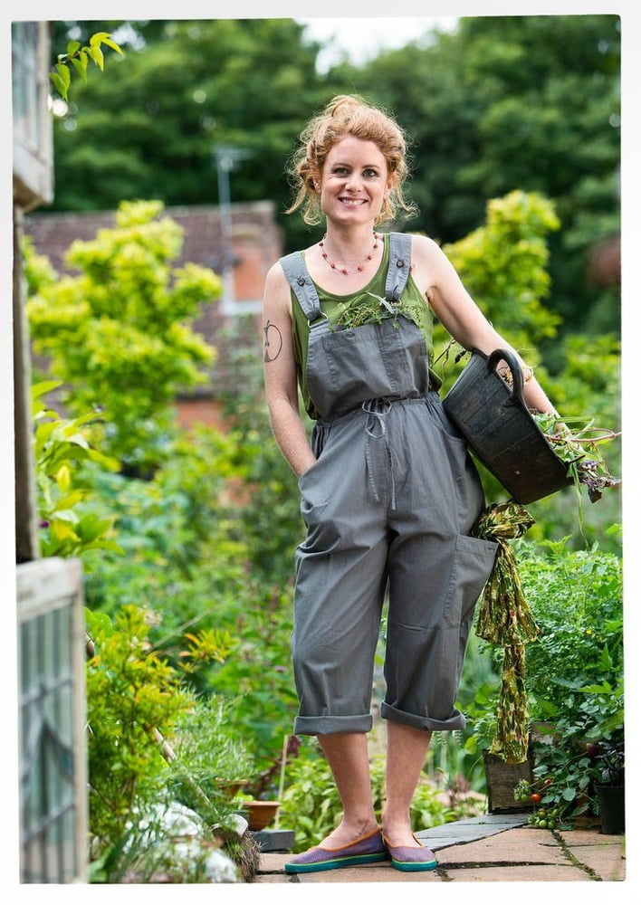 Alys Fowler, jardinière célèbre, rousse, lesbienne.
 #98238596