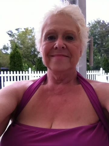 Granny cleavage 22
 #100132410
