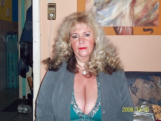 Granny cleavage 22
 #100132509