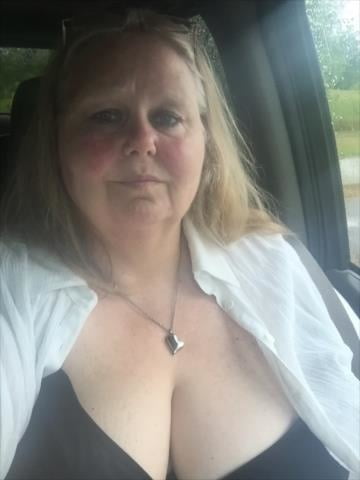Granny cleavage 22
 #100132805