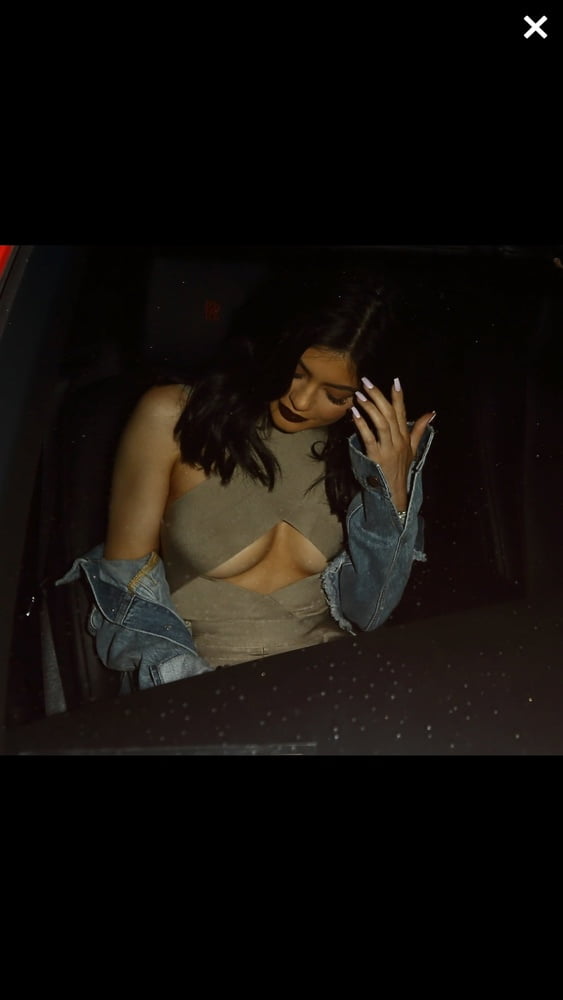 Déesse kylie
 #97535764