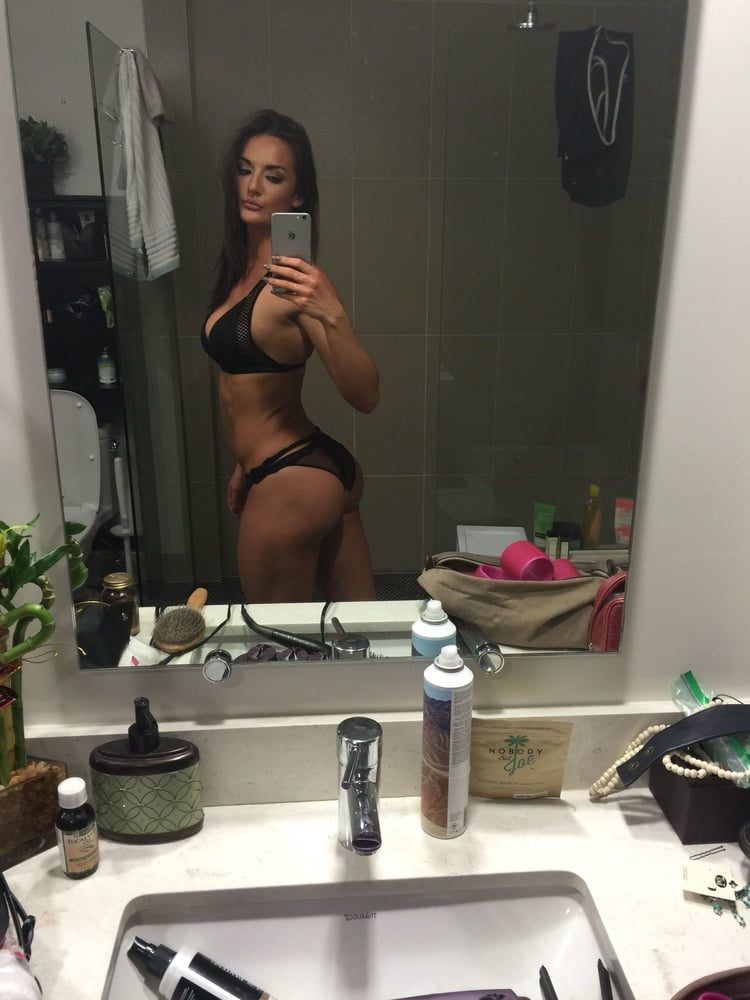 Sexy babe loves selfies
 #93572948