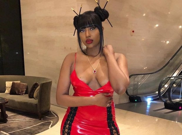 Ms Banks #89889029