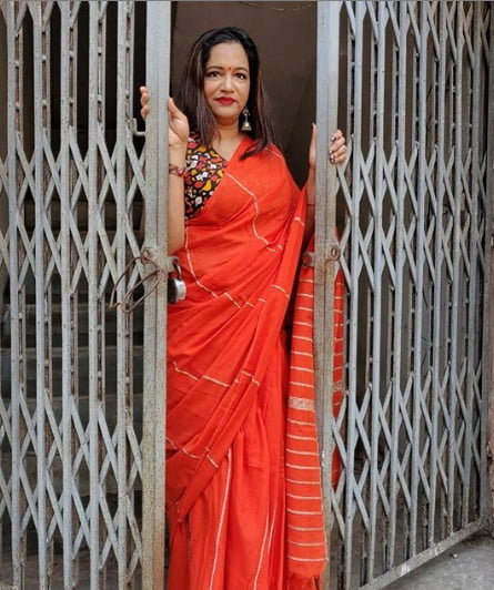インドの成熟したサリーを着た女性
 #96990673