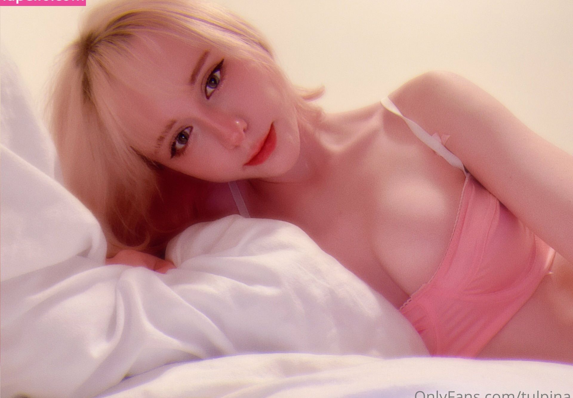 Tulpina desnuda #107931257