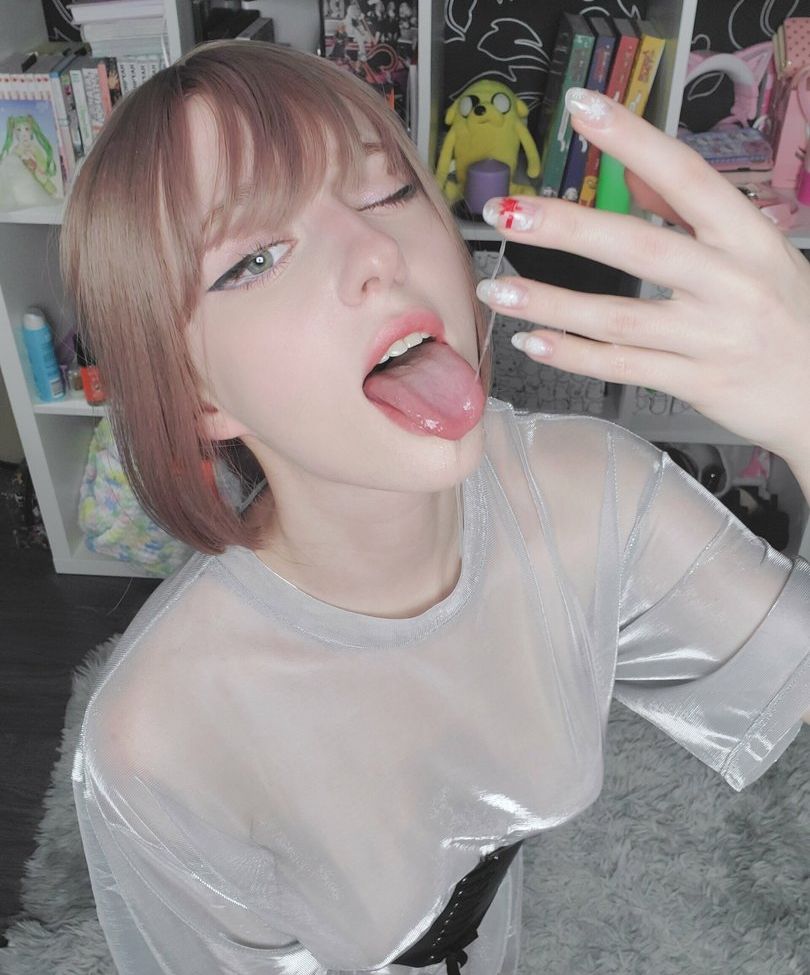 Tulpina desnuda #107931474