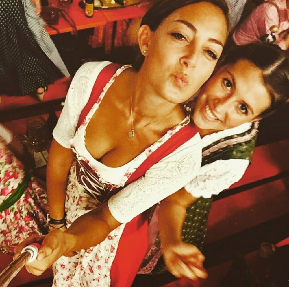Sexy Dirndl Mädchen 402
 #79802916