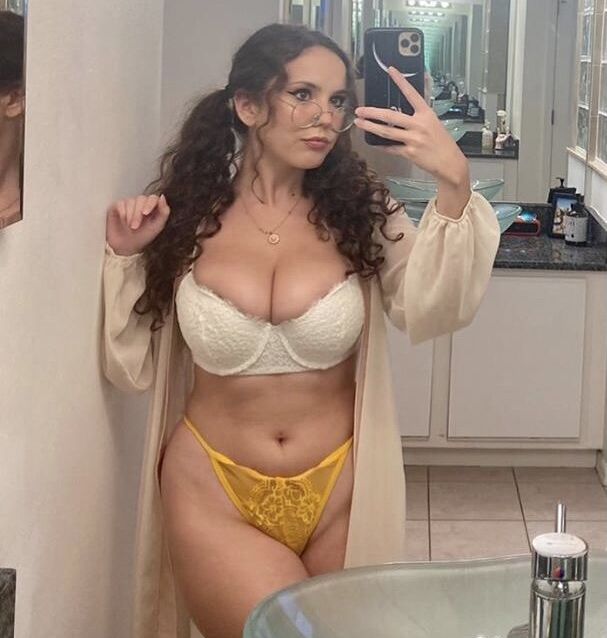 Laura Marie nackt #108495830