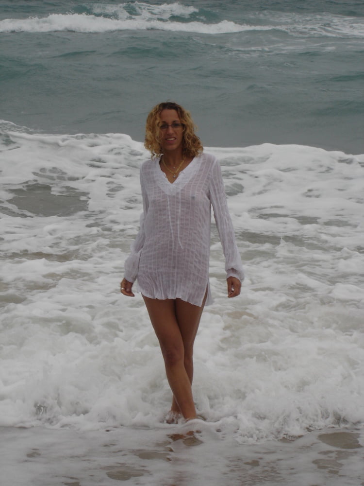 Jessica Fernandes #94520413