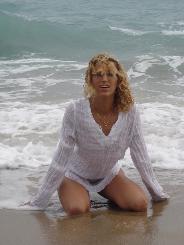 Jessica Fernandes #94520578