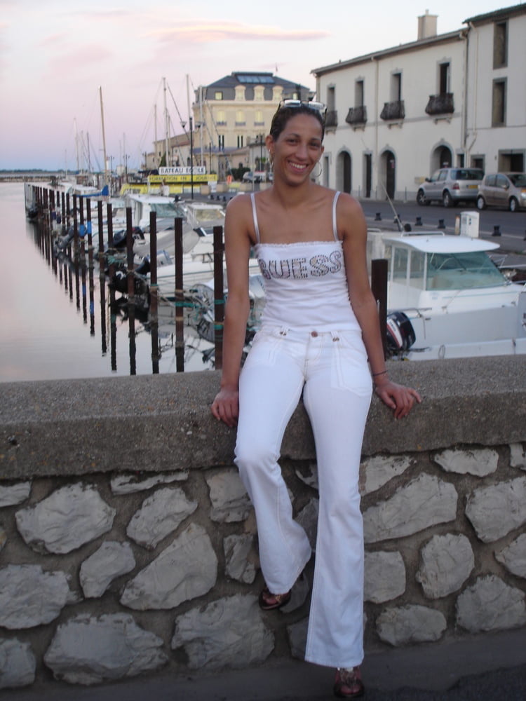 Jessica Fernandes #94520646