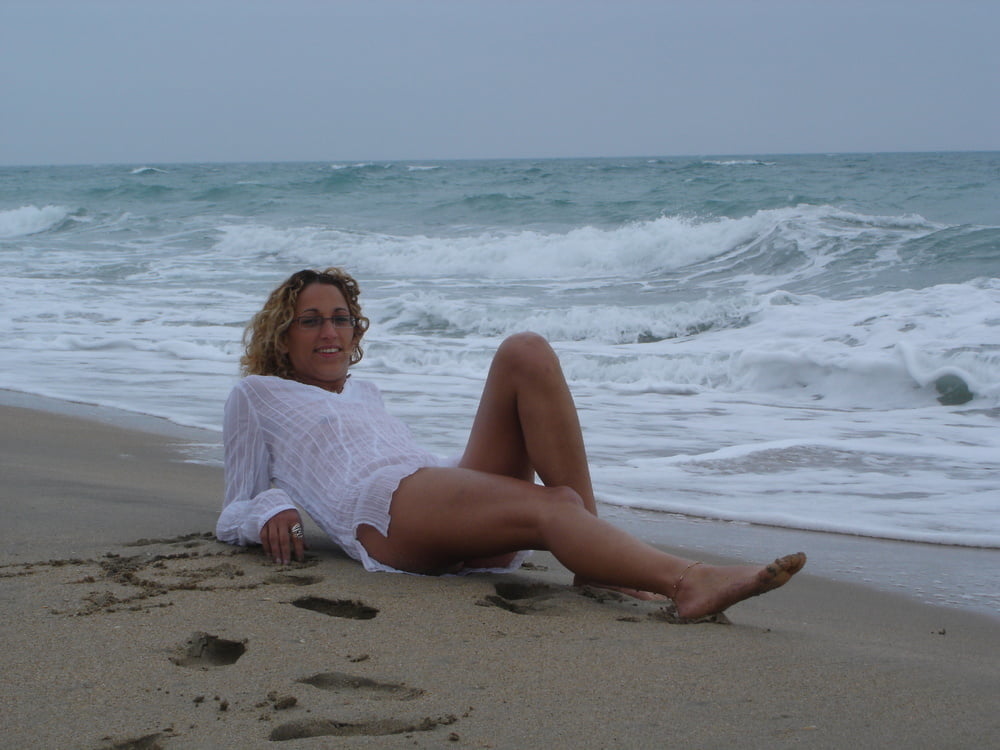 Jessica Fernandes #94520902