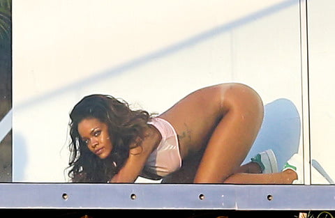 Rihanna nude et hot #94409452