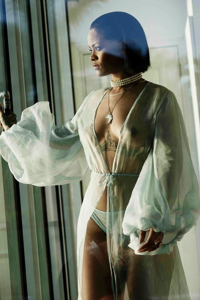 Rihanna nude et hot #94409457