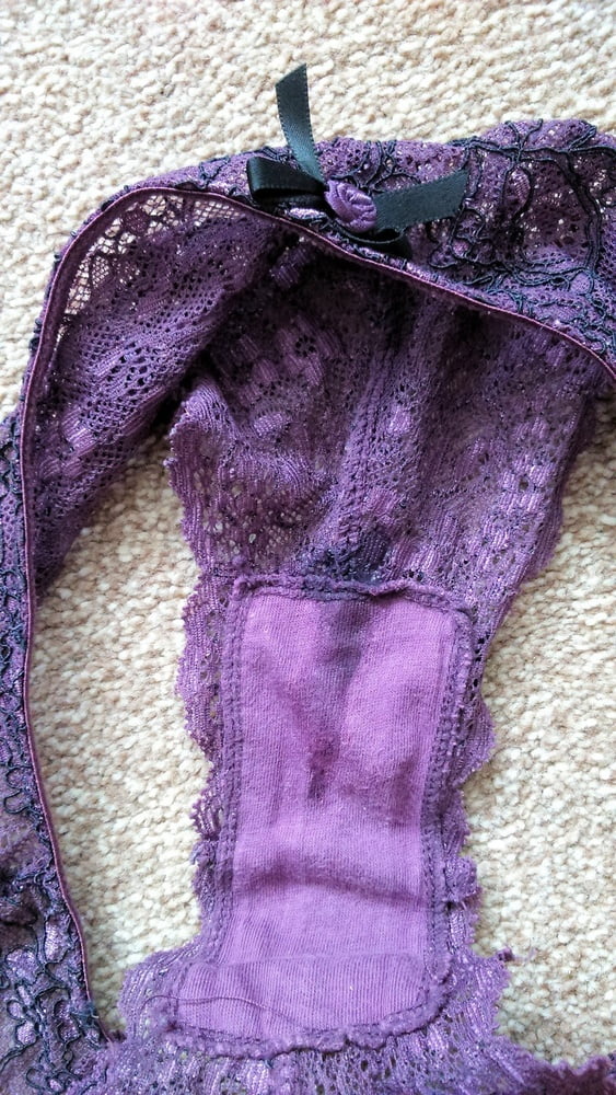 Ma culotte de fille après le travail
 #91803142