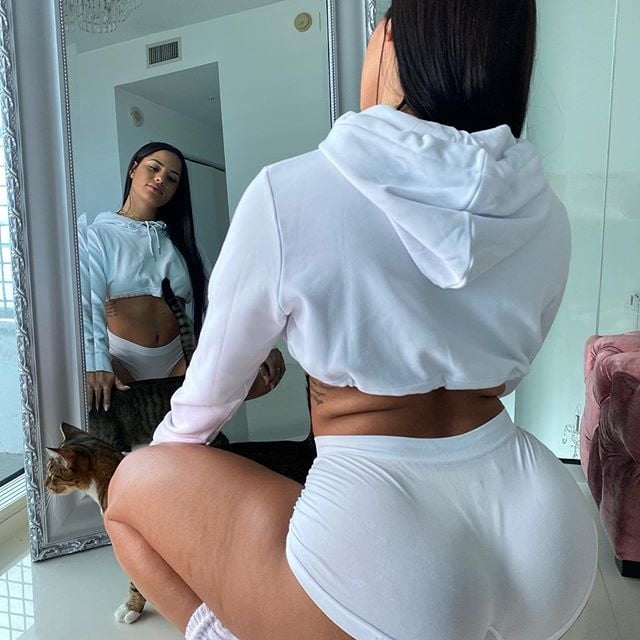On Instagram- katyaelisehenry #97169712